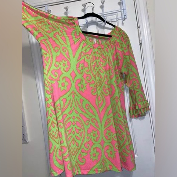Beautiful Pink And Green Womens Tunic With Ruffled Sleeves 3X - Picture 3 of 6
